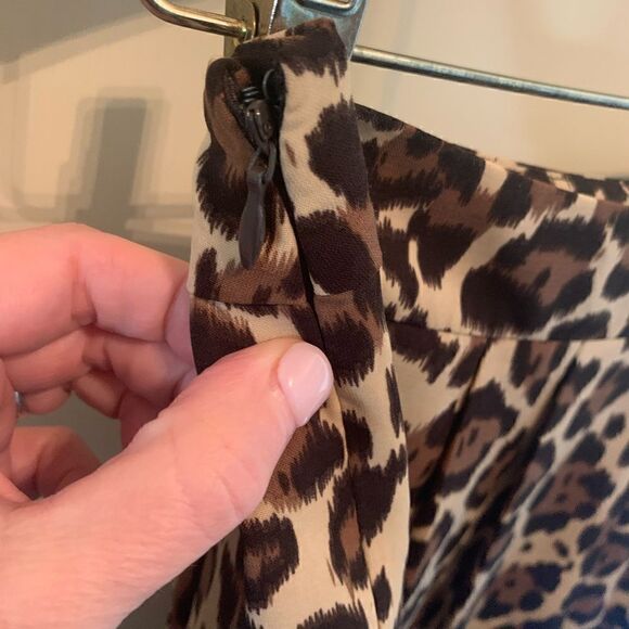 Banana Republic Animal Print A Line Skirt size 4P - Picture 6 of 7